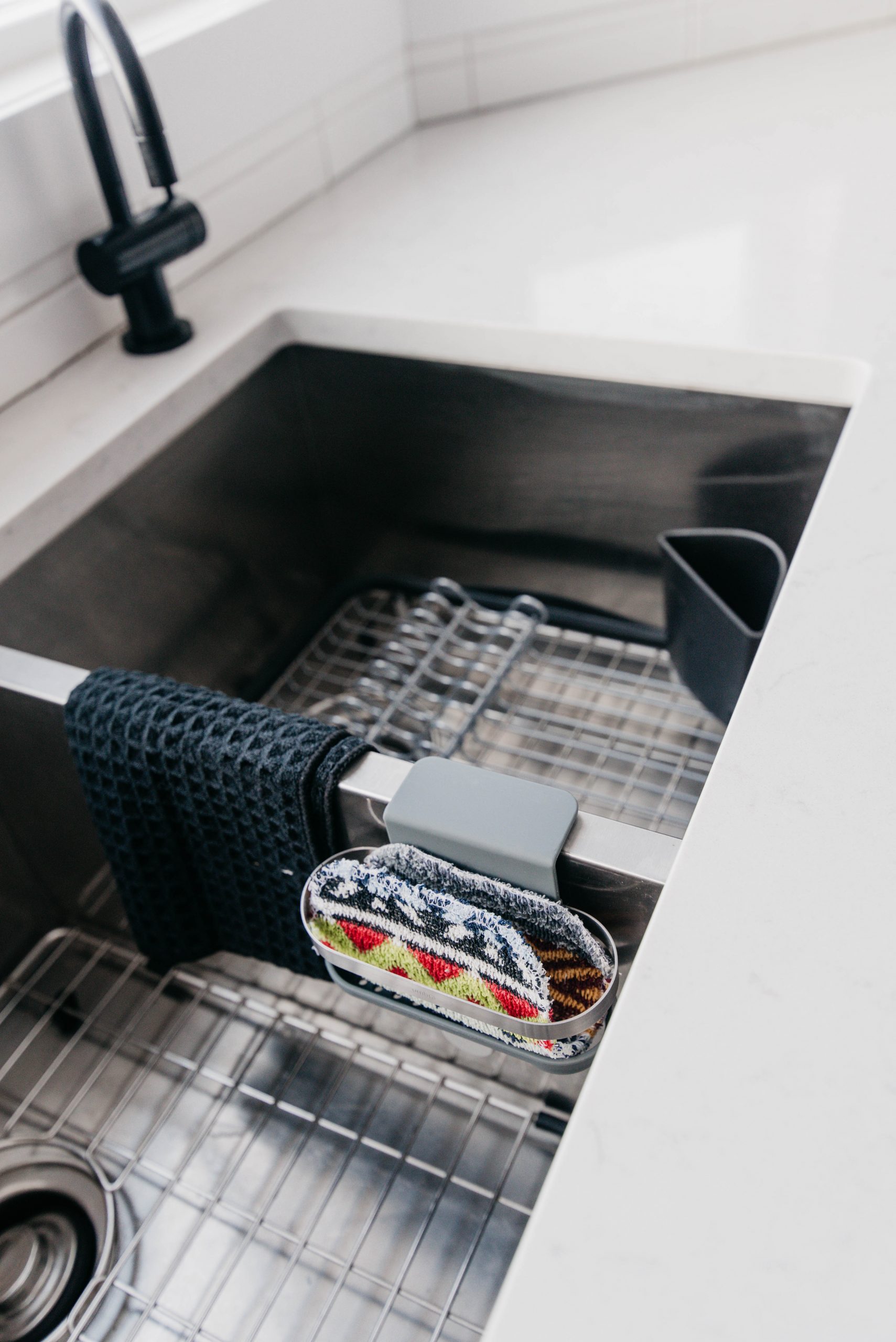 In sink organization for the kitchen