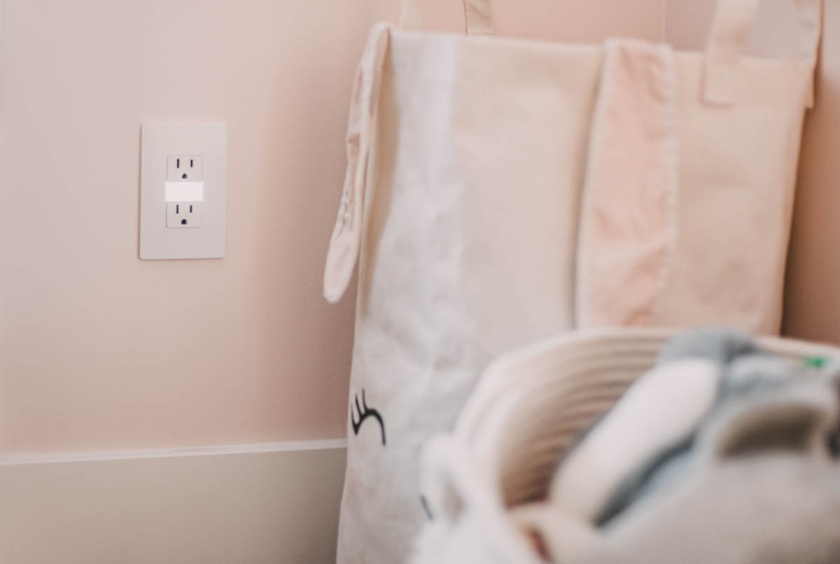how to install plugs with night lights built in! Perfect for kids rooms and tamper resistant for safety