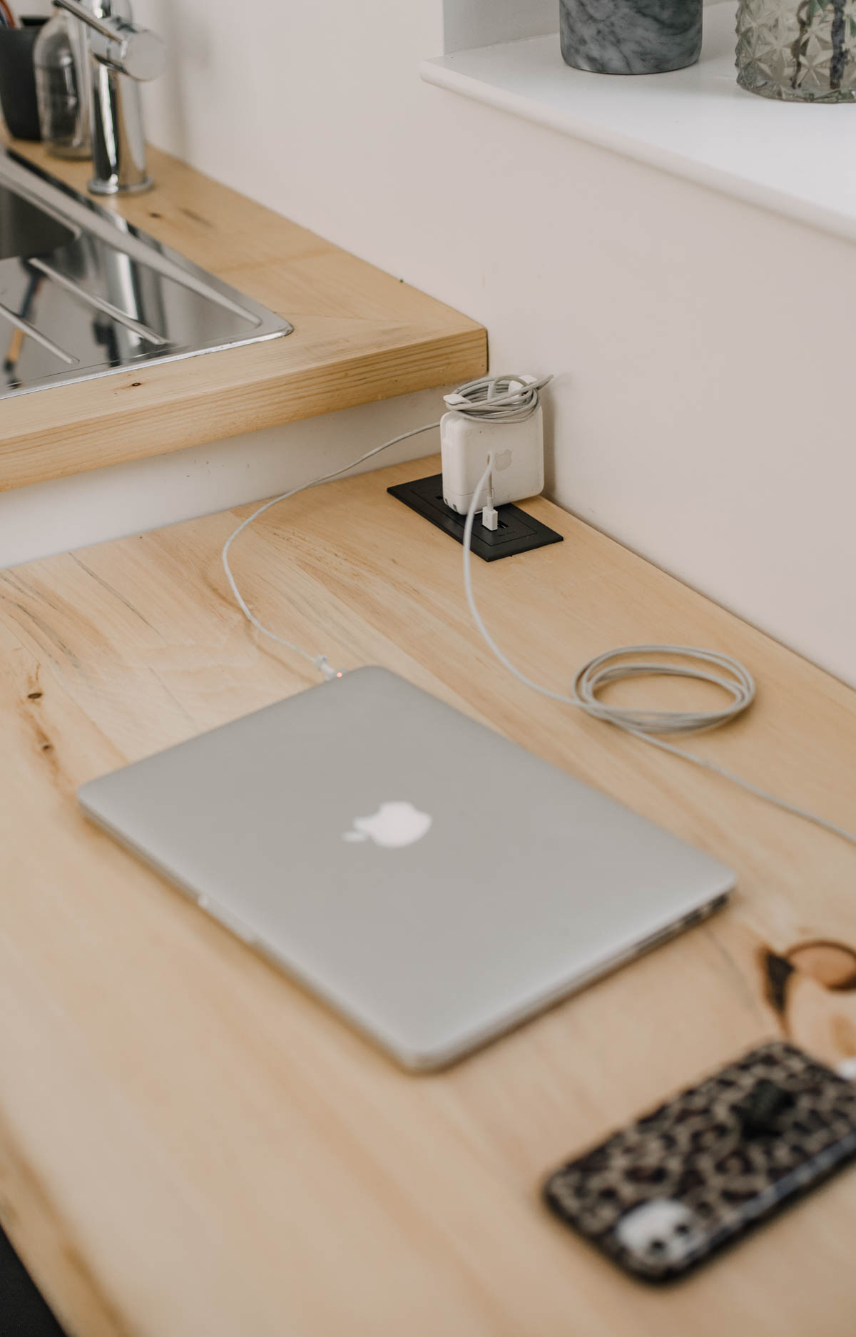 Simple home upgrades- replacing plugs and switches... and the easiest table top plugs!