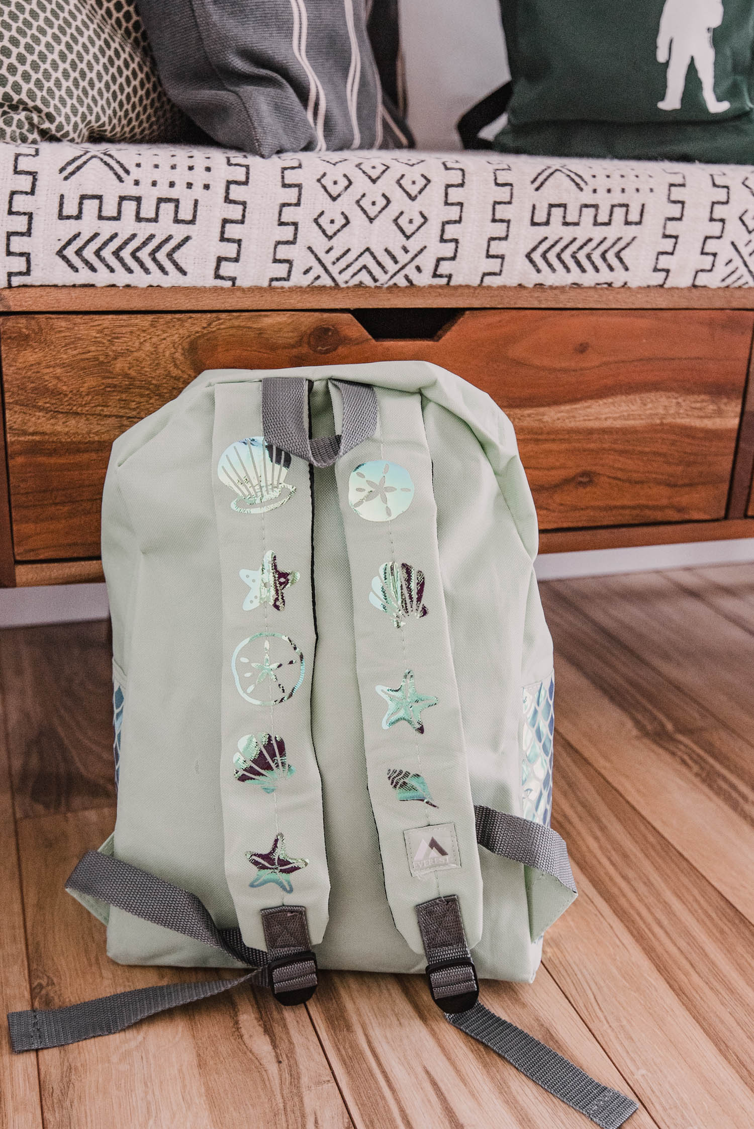 Mermaid themed backpack DIY