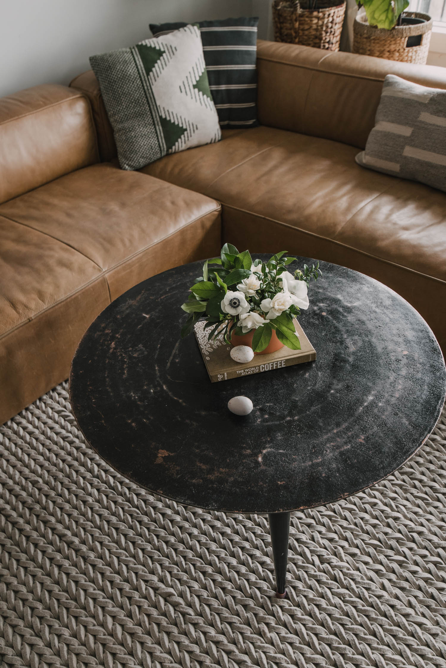 modern Spring floral arrangement 