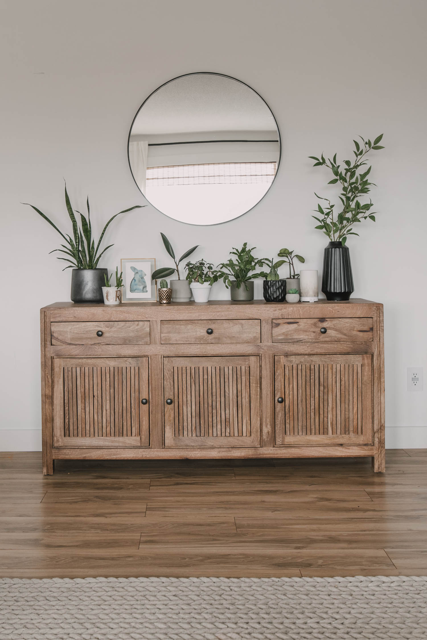 Modern decor for spring home tour