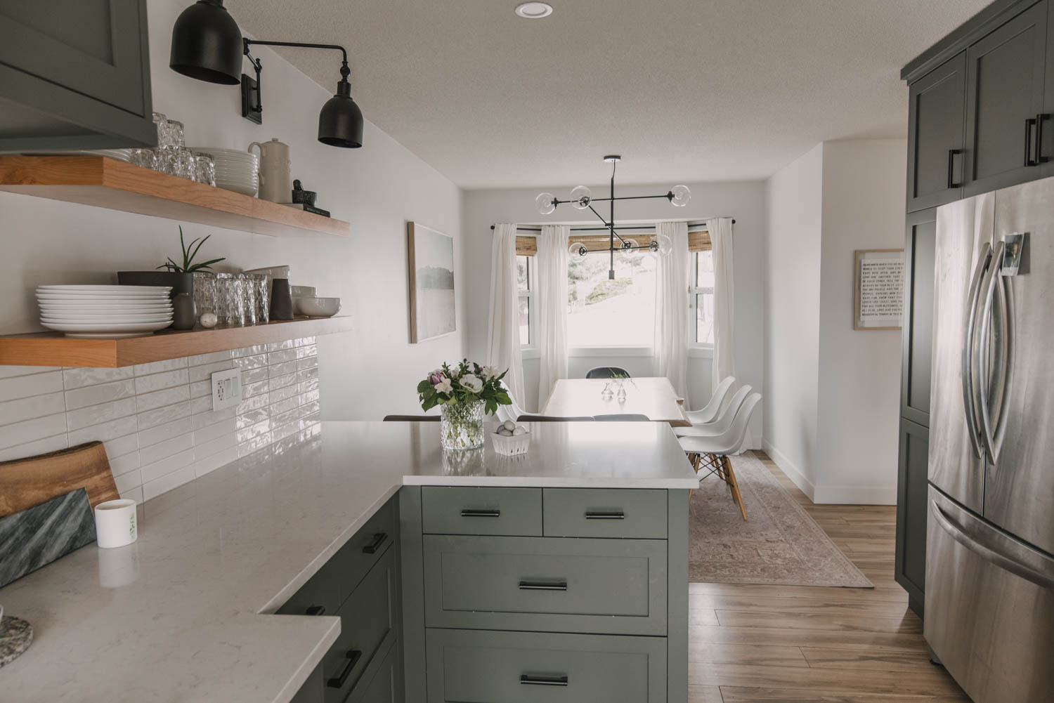 Spring home tour with fresh florals and modern diy