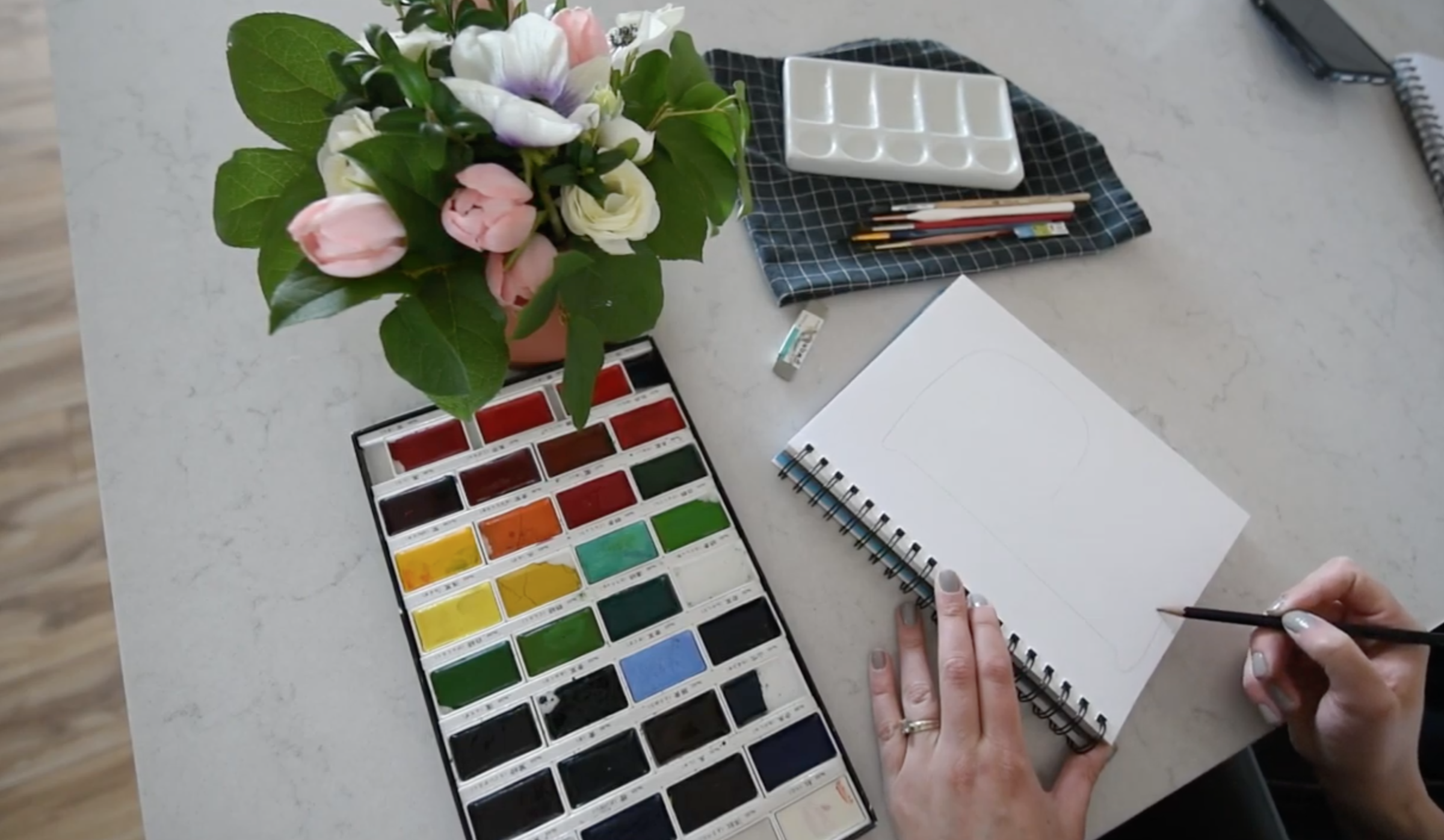 How to make a floral monogram with watercolor