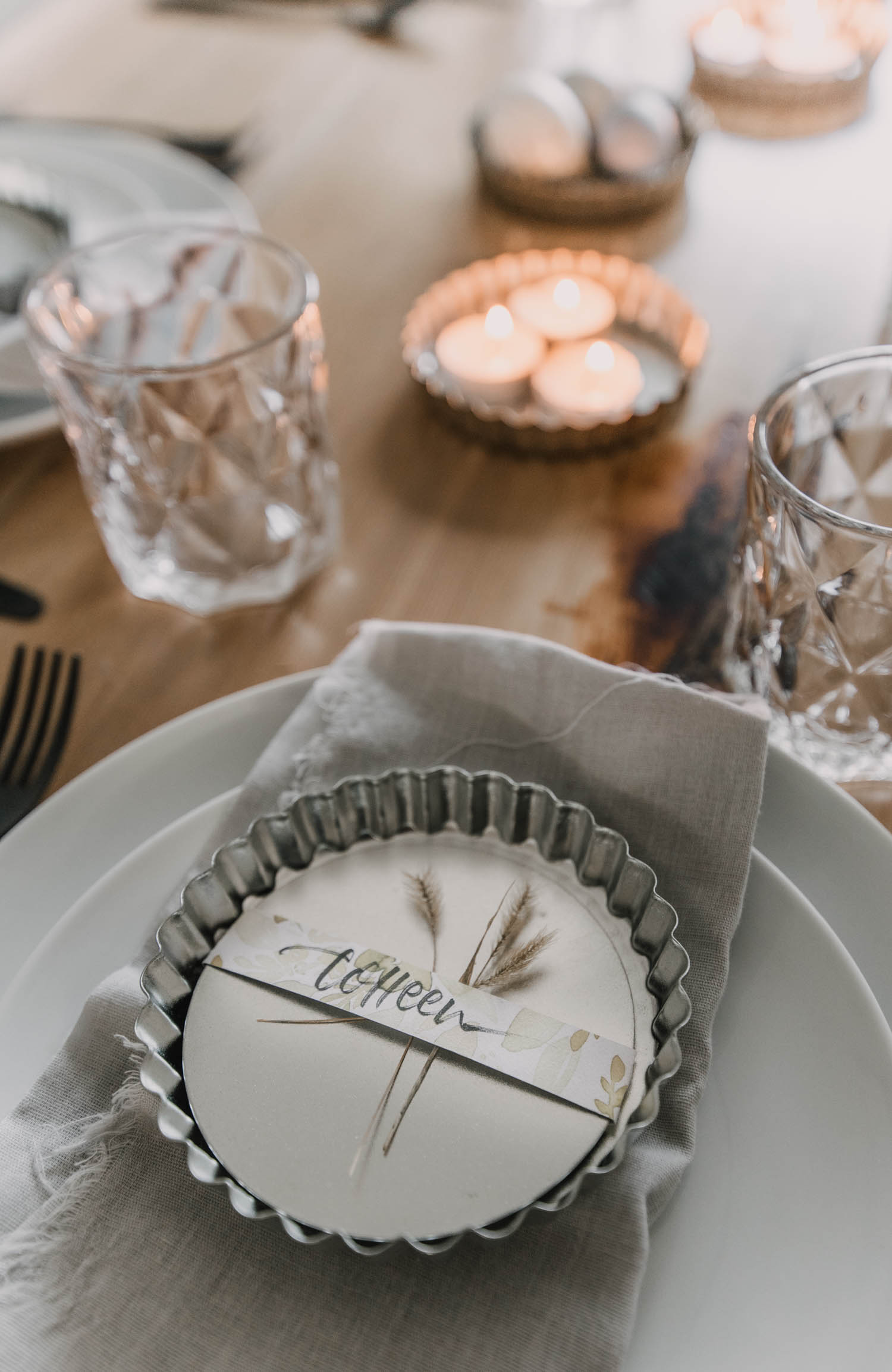 2 Place Card Ideas using Tart Pans