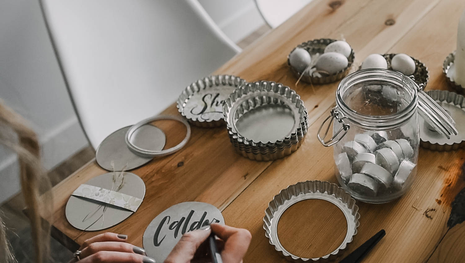 2 Place Card Ideas using Tart Pans