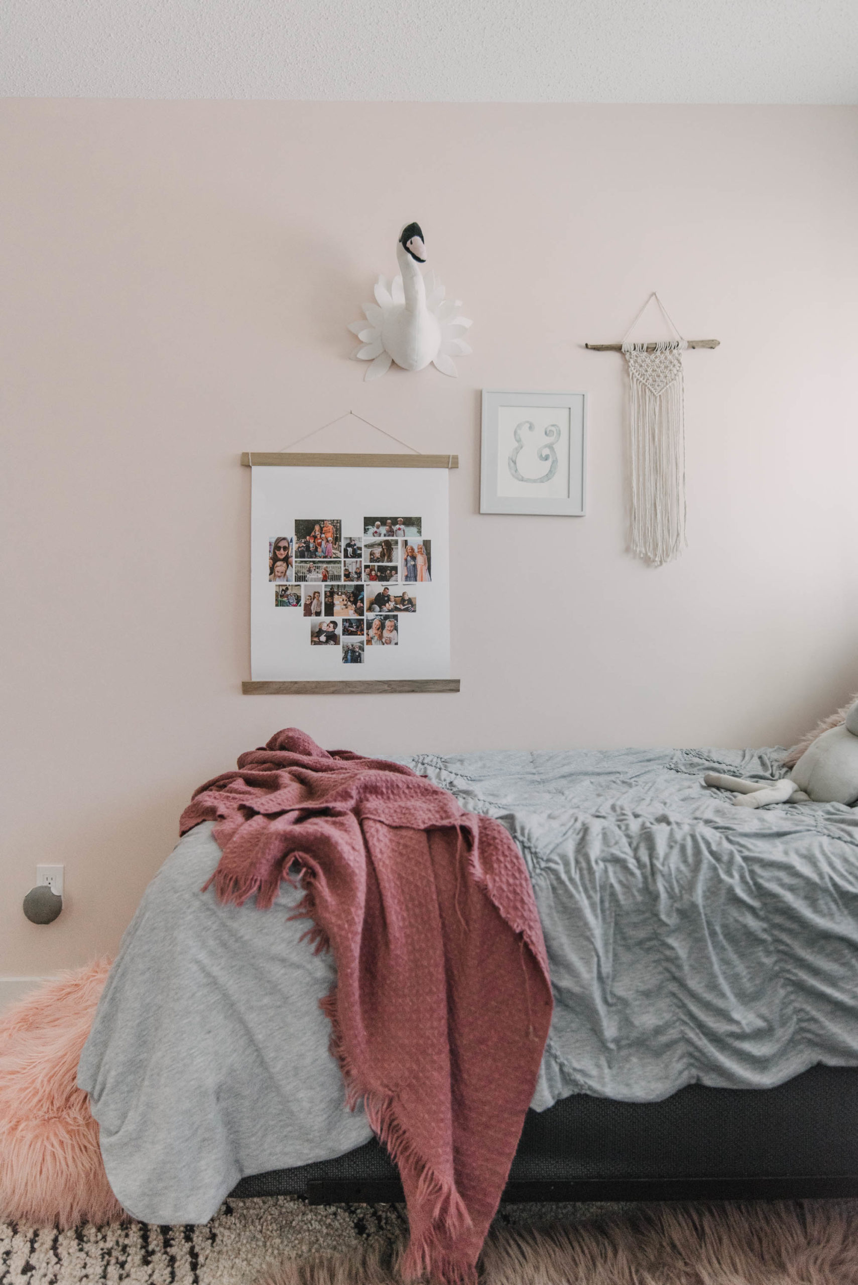 Simple DIY Poster Hanger