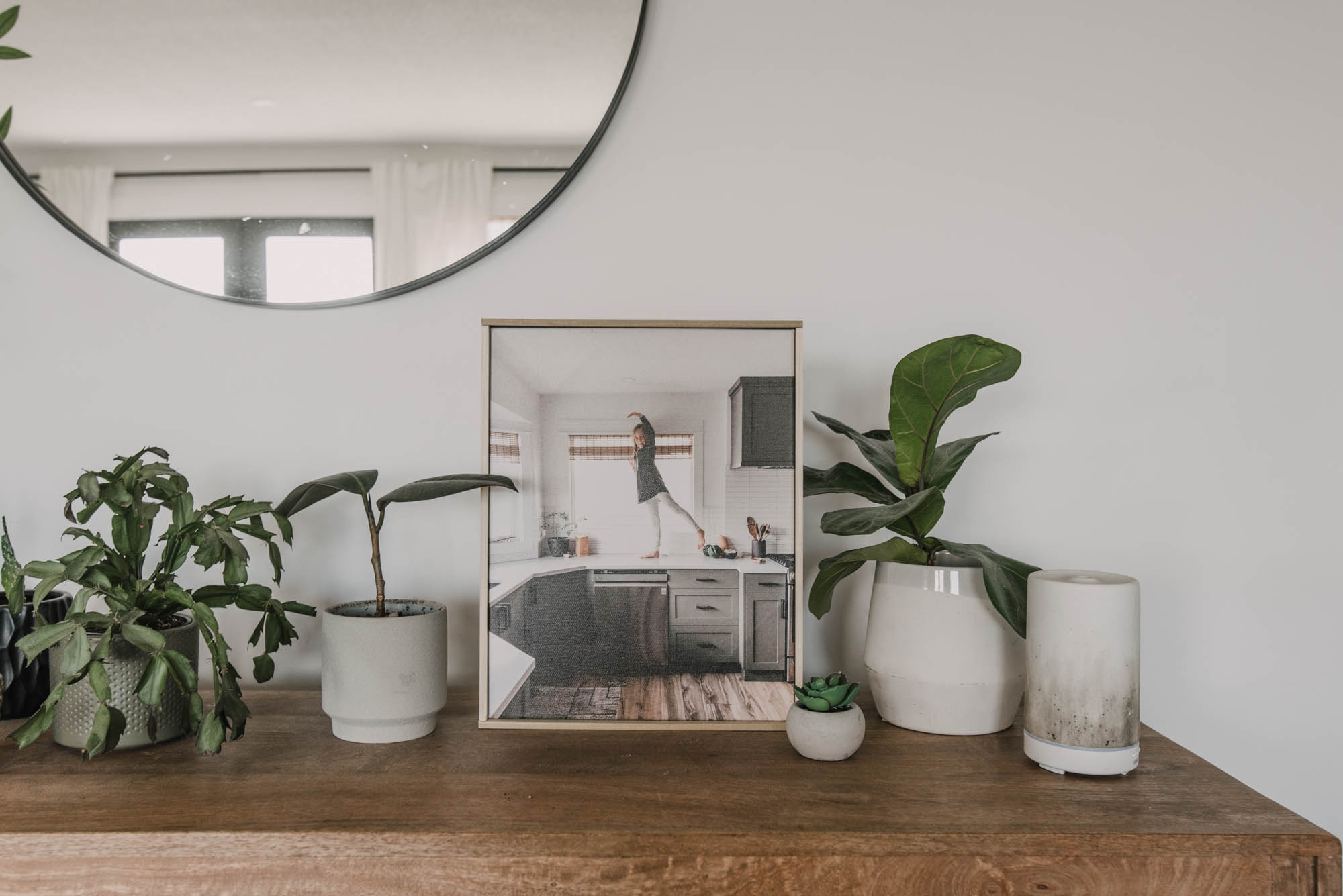 Simple framed canvas DIY