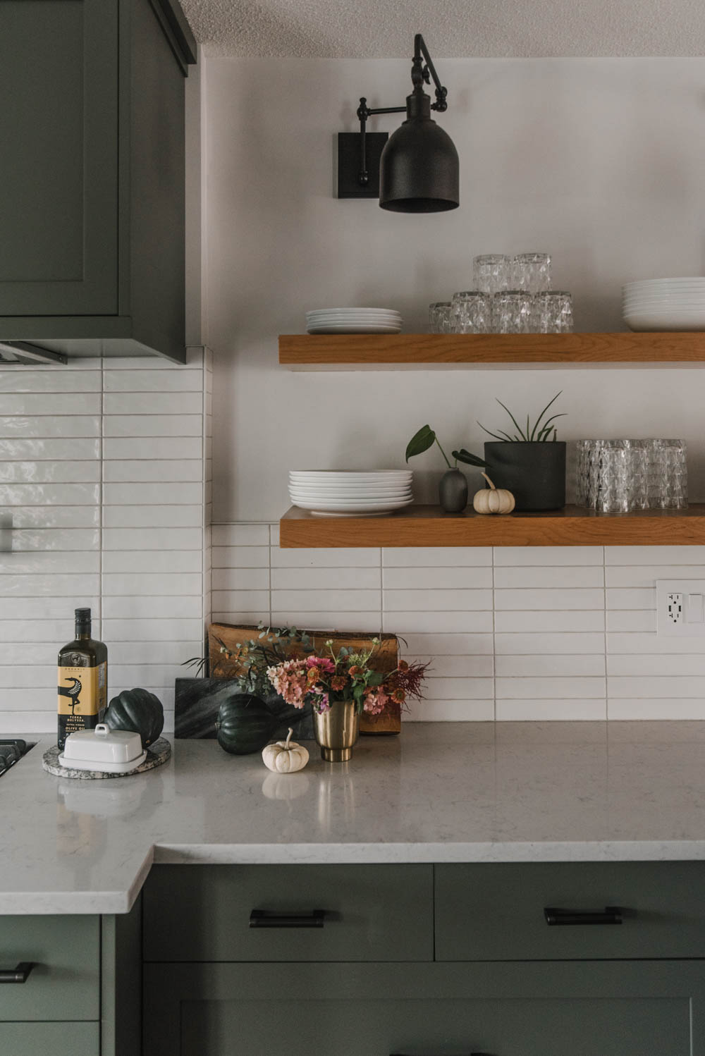 Fall home decor in the kitchen- minimal but beautiful