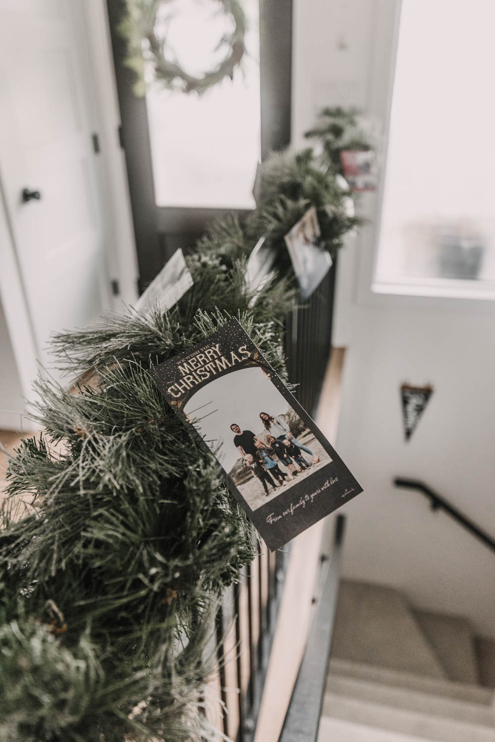 Holiday cards are exciting to receive, but once you’ve read them… what do you do with them? I’m sharing 5 simple ways to display them to enjoy them all season long, without buying anything new!