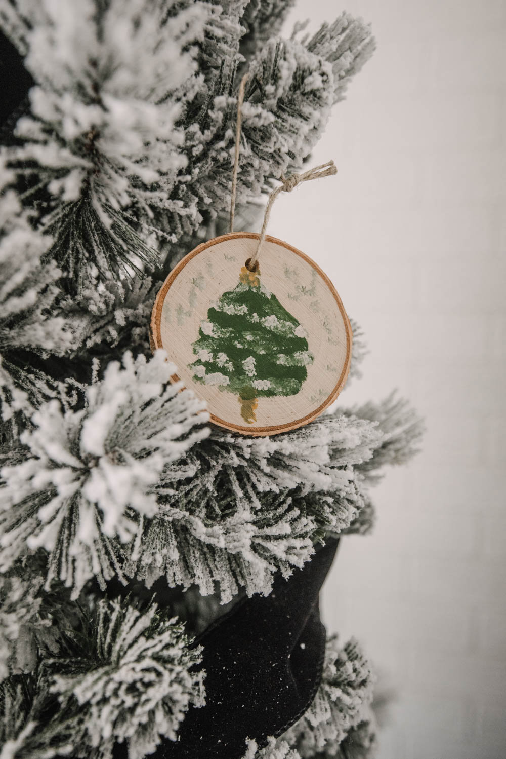 DIY Painted Wood Slice Ornaments