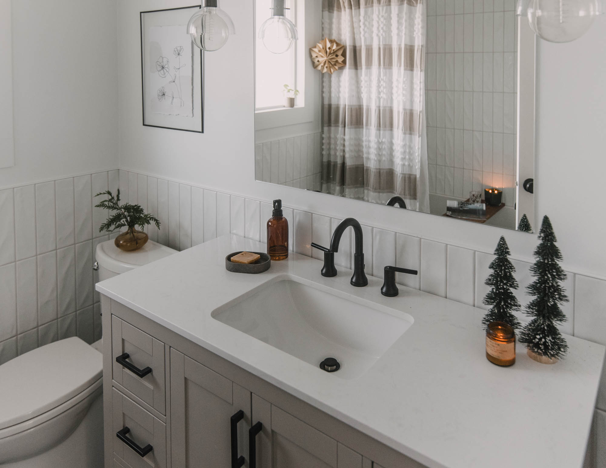 Modern Bathroom Decorated for Christmas