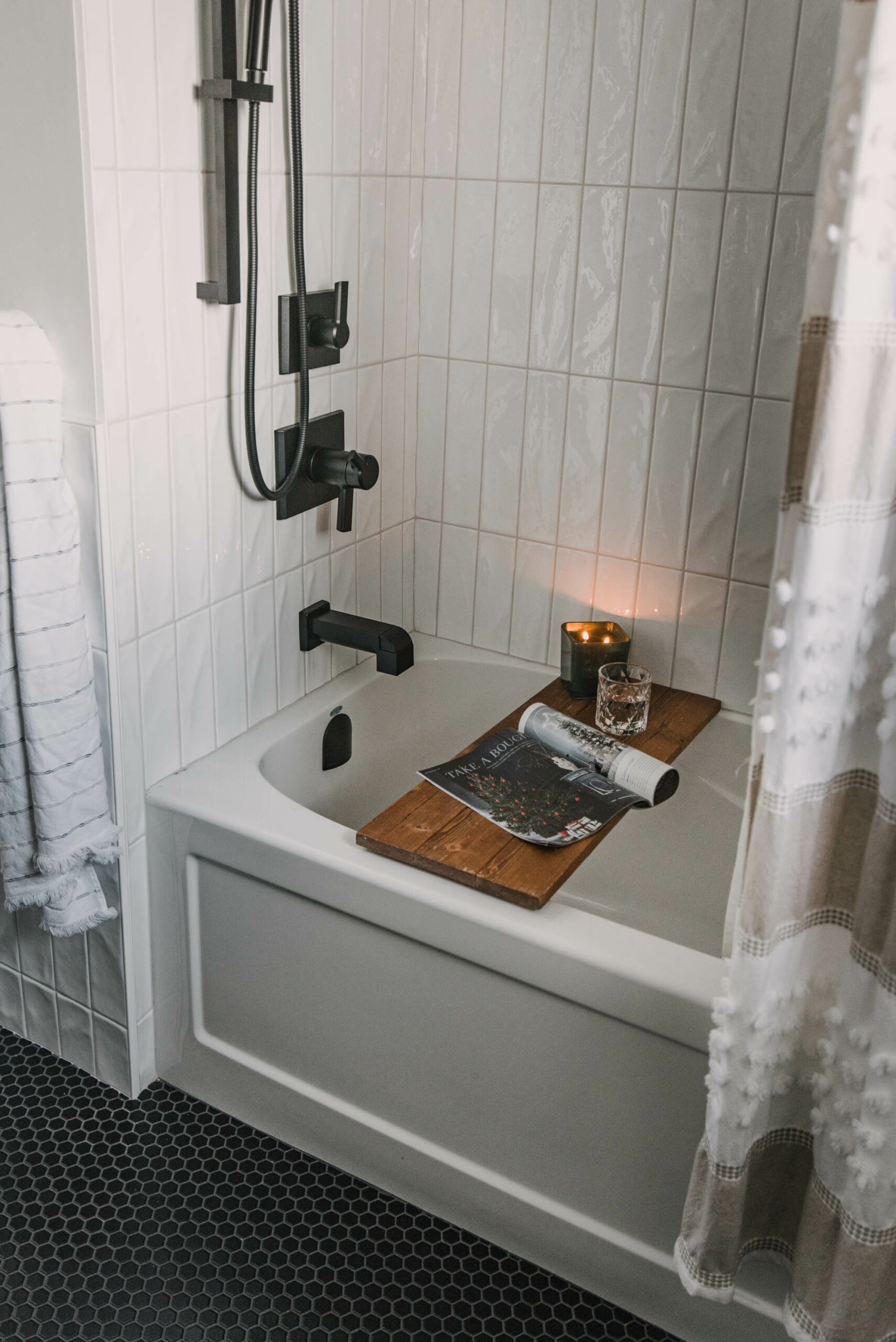 Cozy Holiday Bathroom Decor