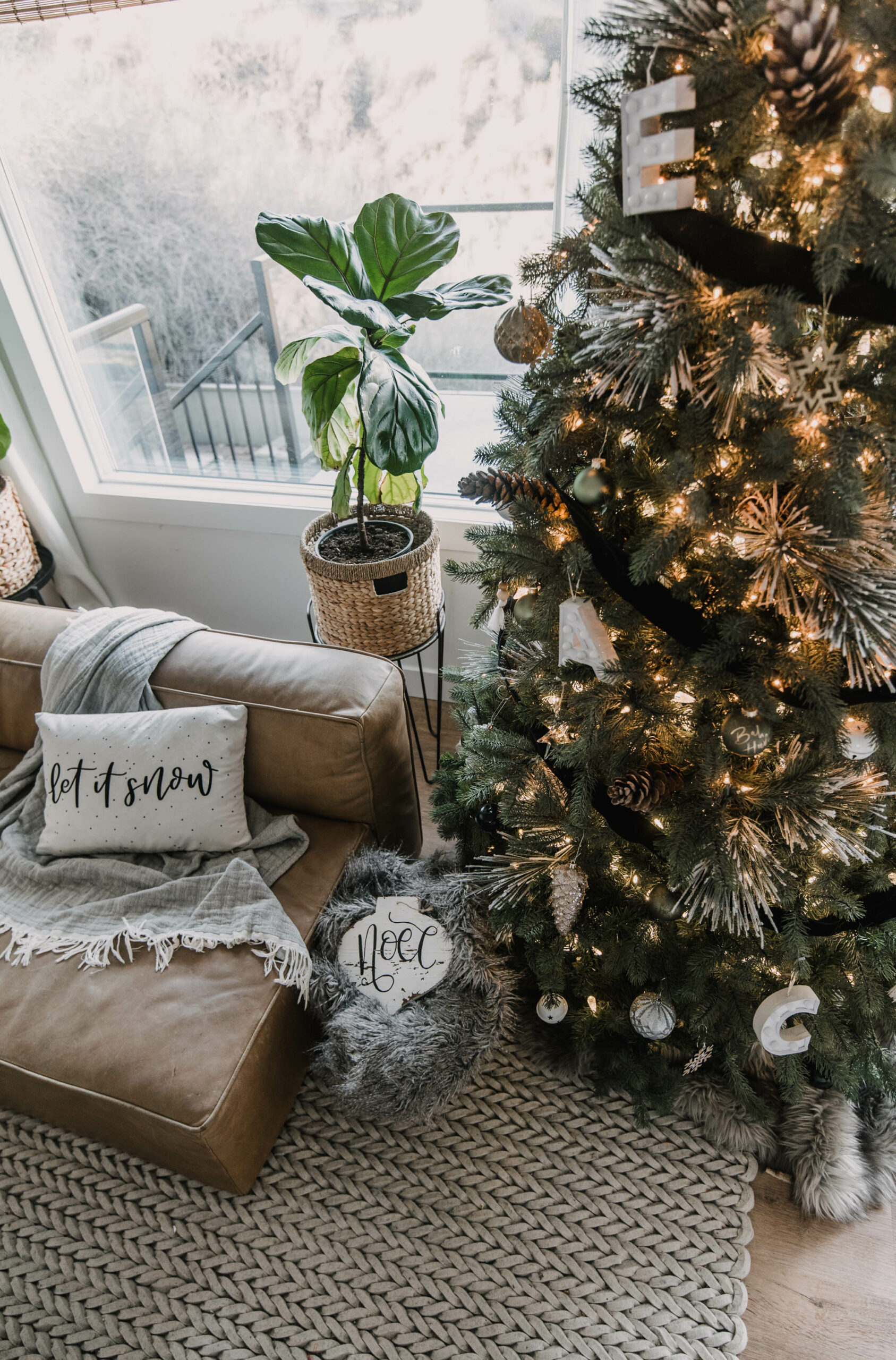 Handlettered Holiday Decor