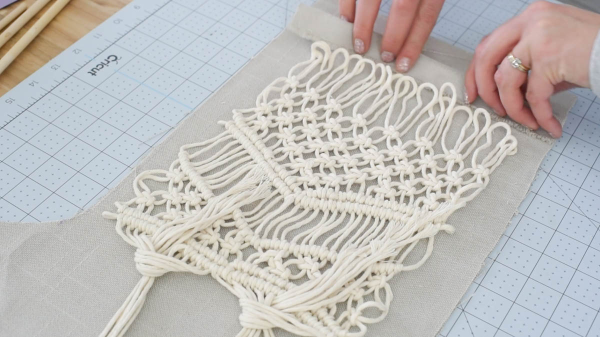 DIY Macrame stocking tutorial using only square knots and double half hitches