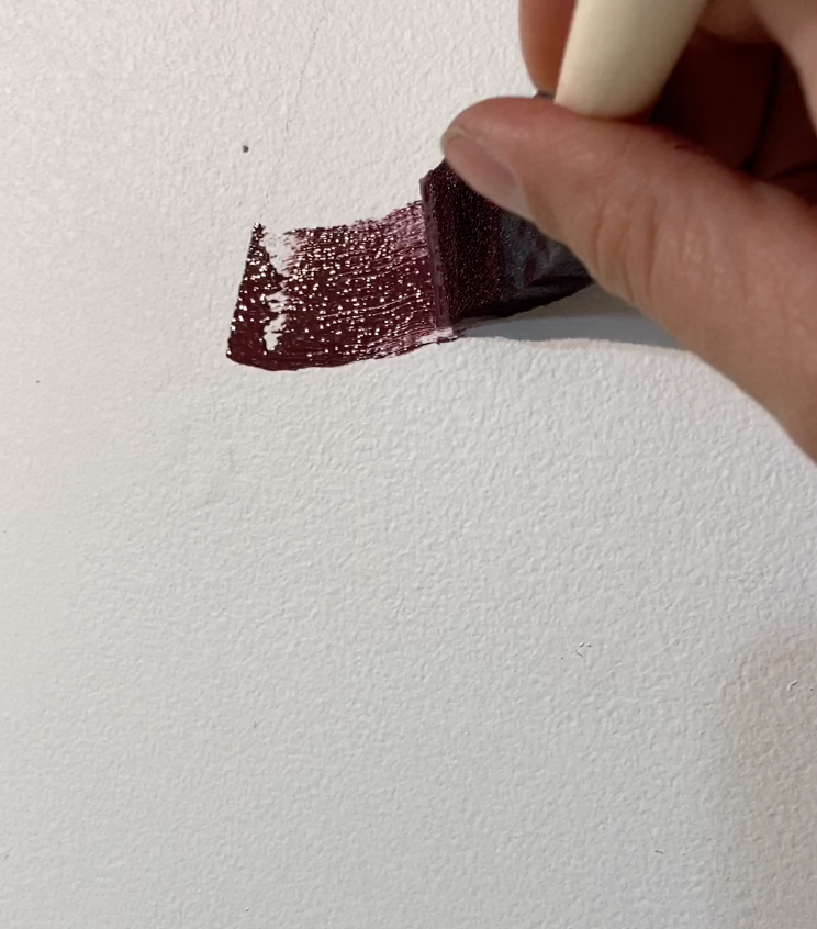 using a sponge paint brush to outline evenly sized line art