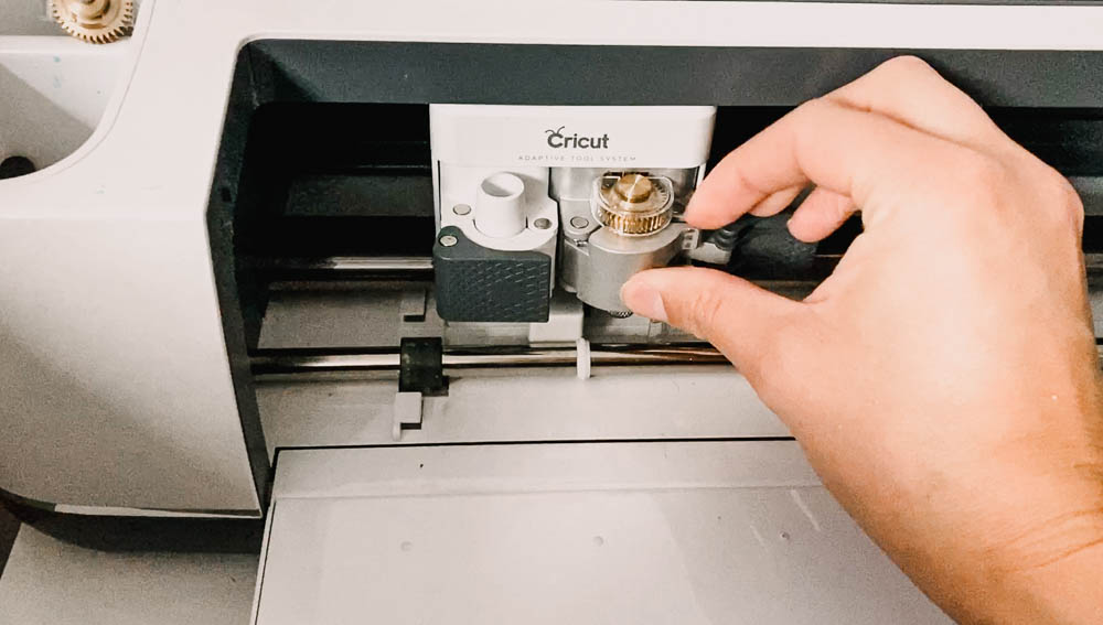 Insert Cricut Knife Blade