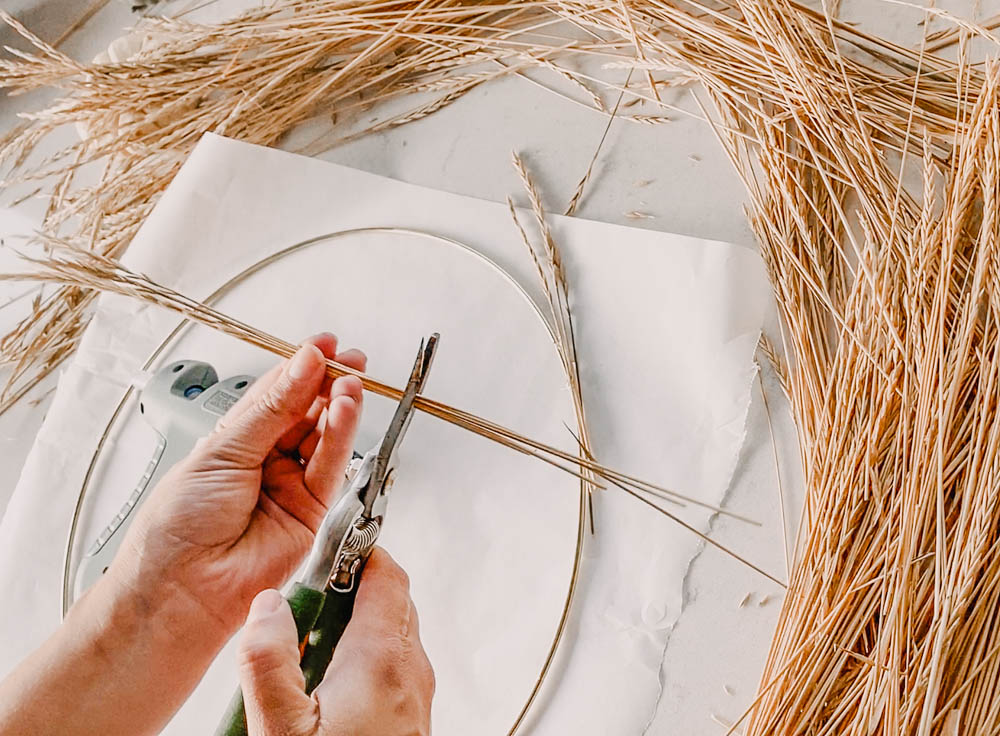 DIY modern wreath for fall using brass hoop and wild grasses
