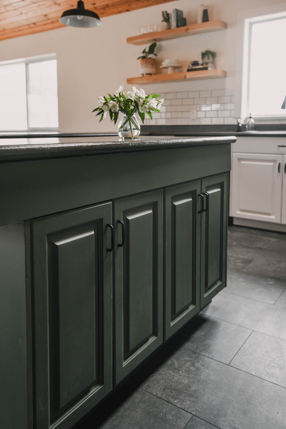 DIY Farmhouse kitchen makeover