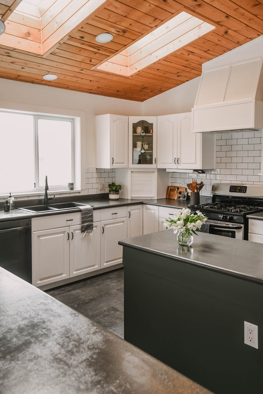 Modern Farmhouse Kitchen Makeover