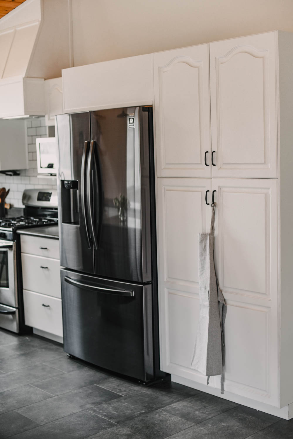 DIY Kitchen Makeover with paint!