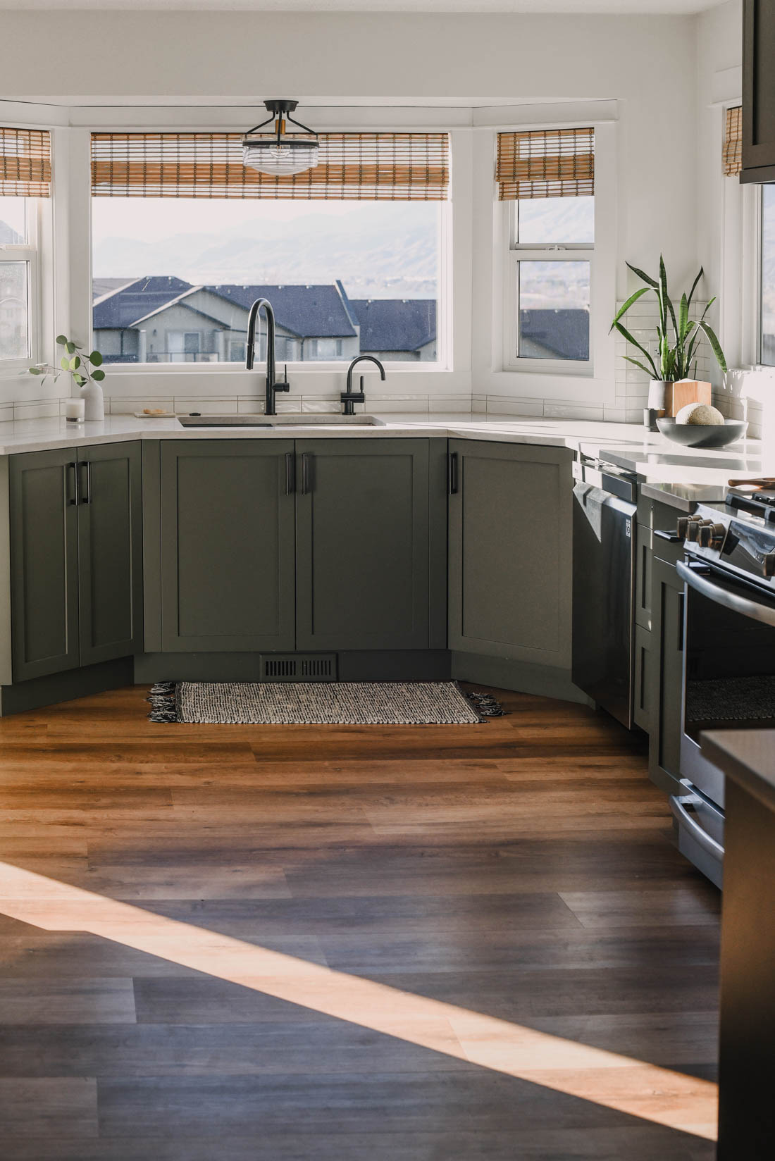 Spring Decor in this green kitchen