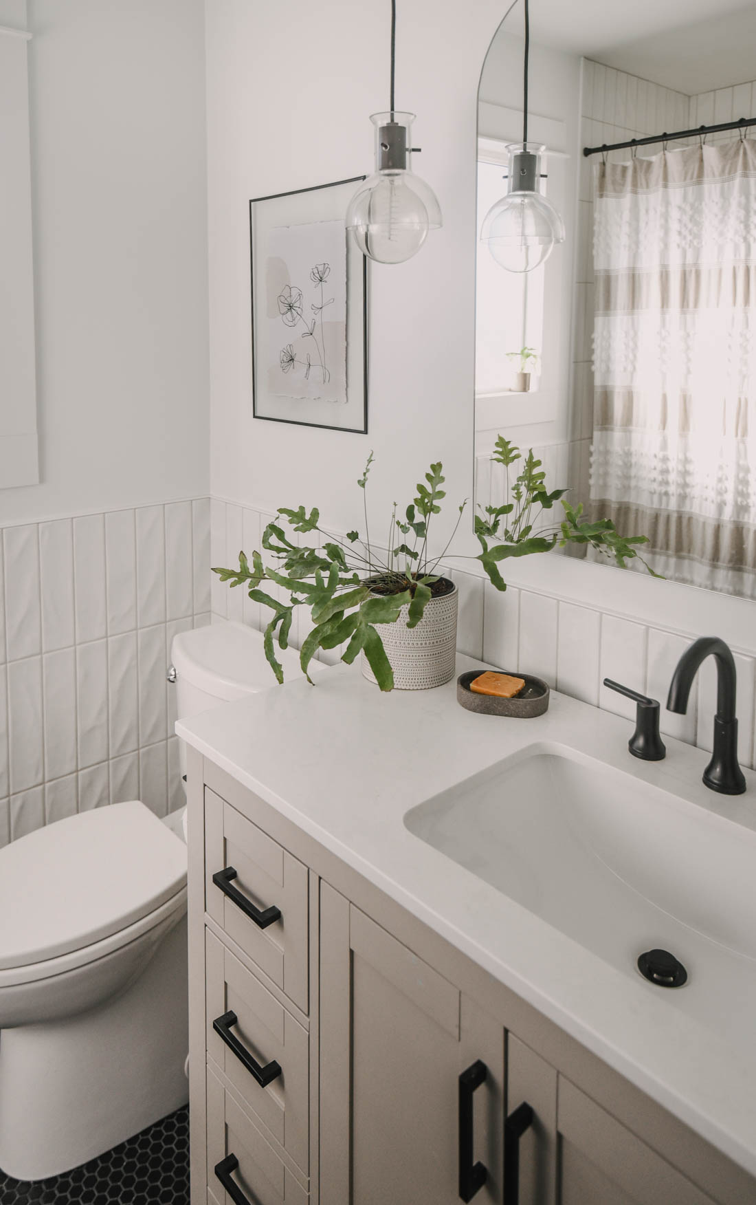 Modern Minimal Bathroom Decor