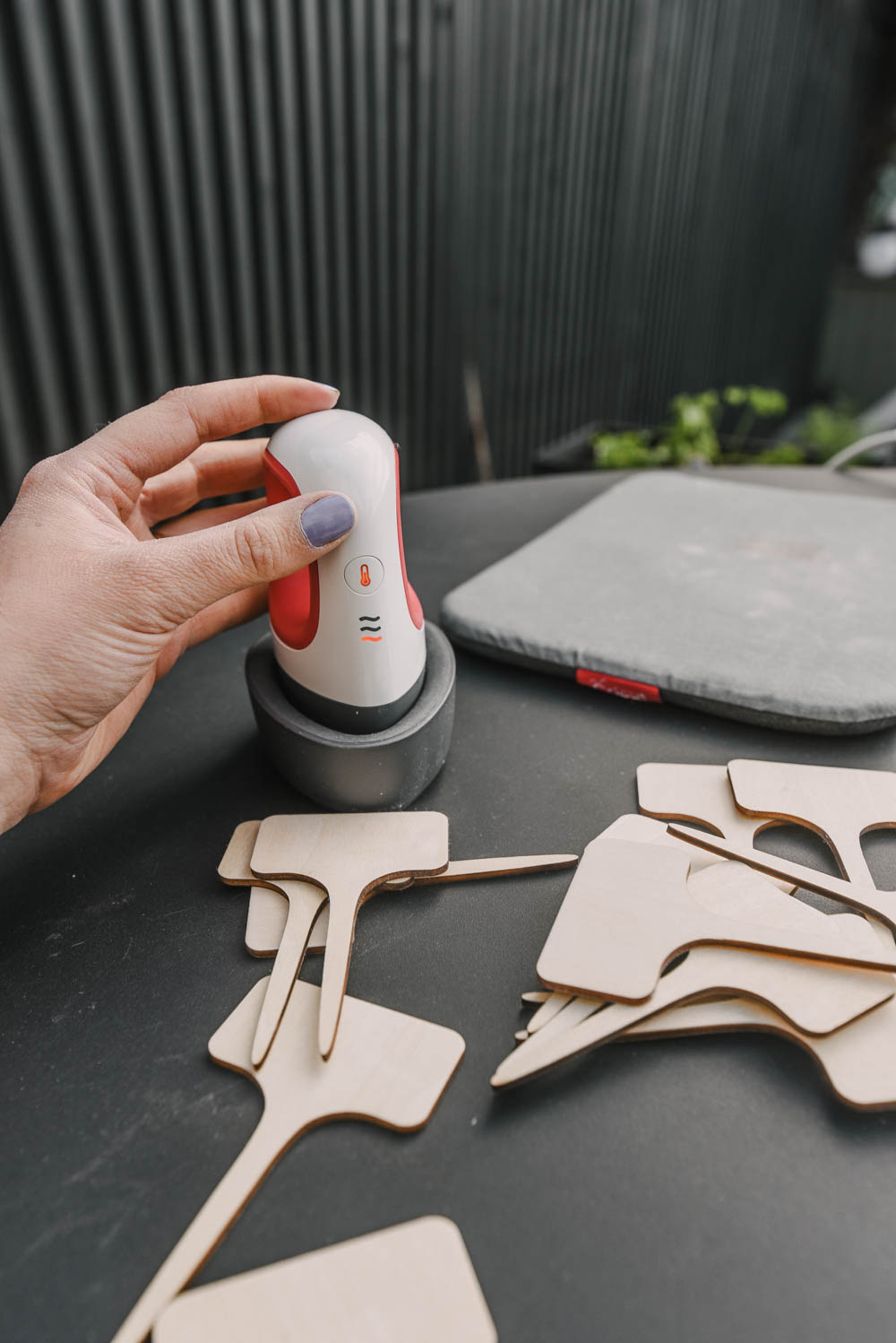 Cricut EasyPress Mini for HTV to wood