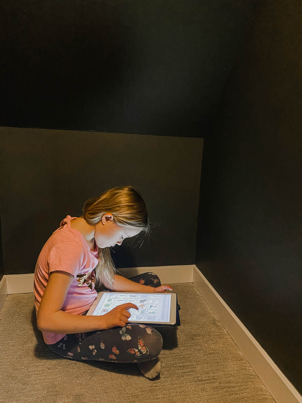 Designing a faux wallpaper with kids