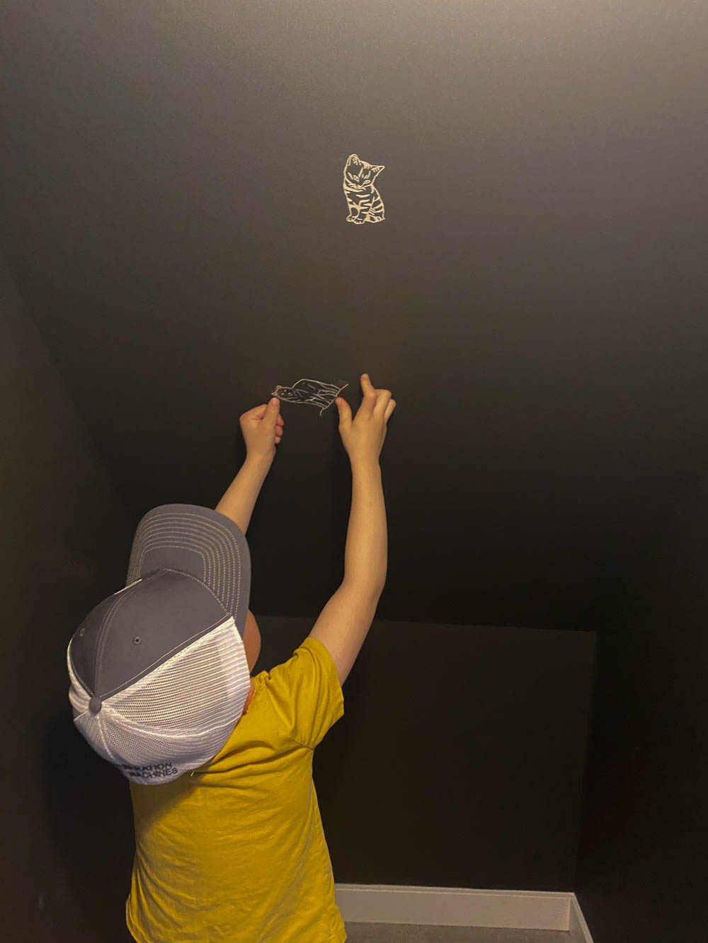 DIY Faux Wallpaper for a modern kids playroom