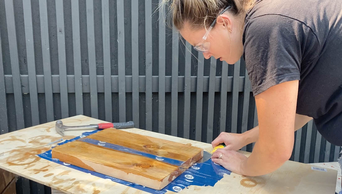 How to release your resin table top from your DIY containment box