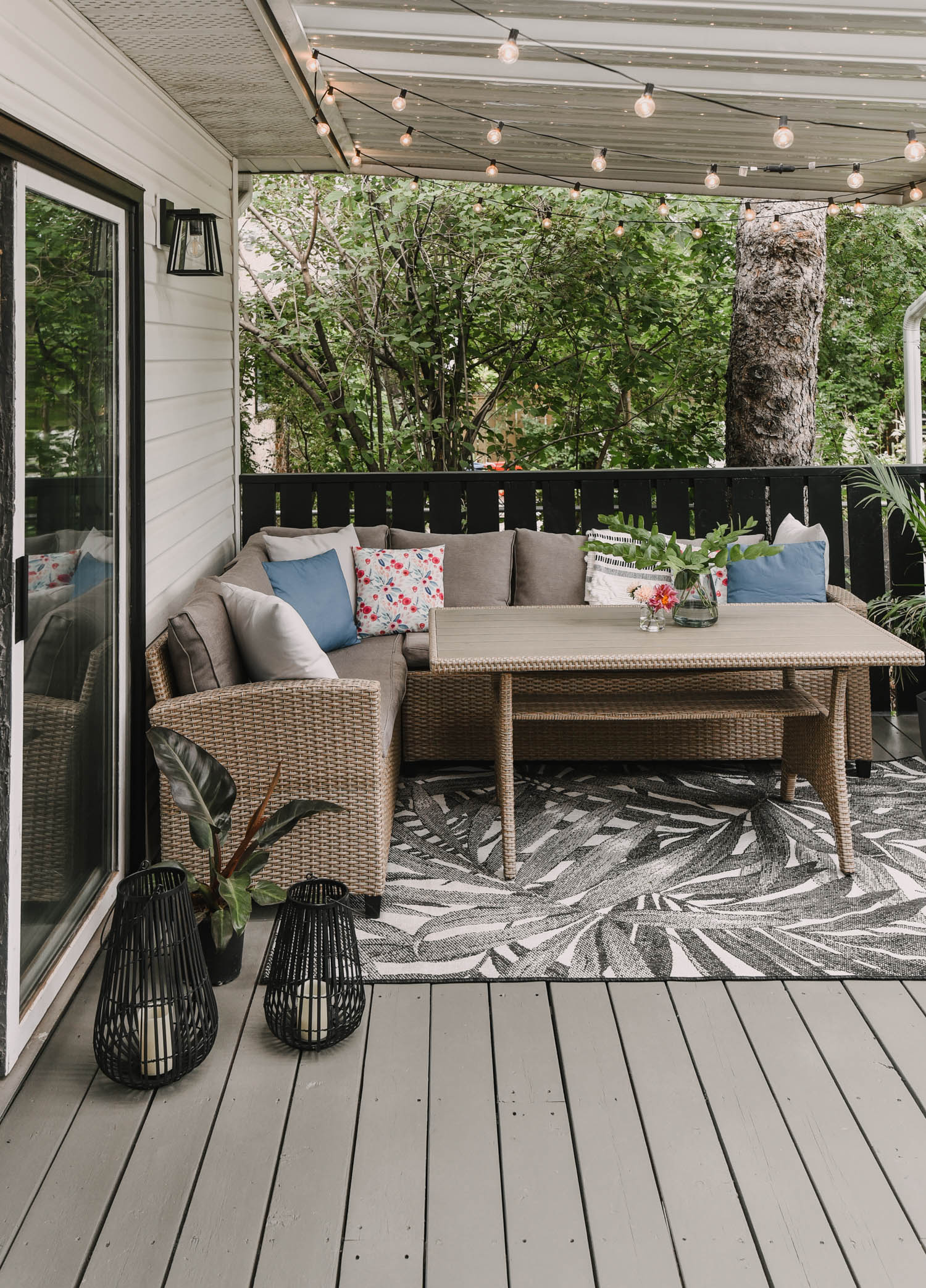 A fresh patio in one weekend?! Heck yes! From tired chipping paint and rotting wood to THIS