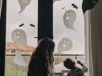 Simple DIY Halloween Window Decor