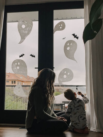 Simple DIY Halloween Window Decor