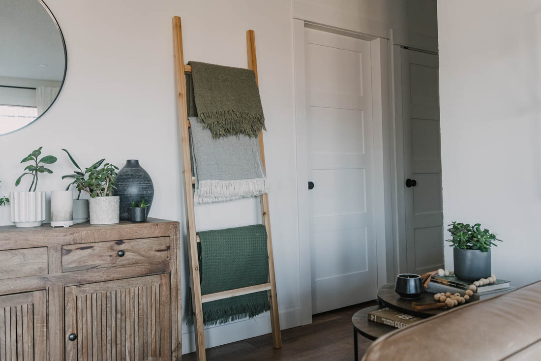 DIY Blanket Ladder