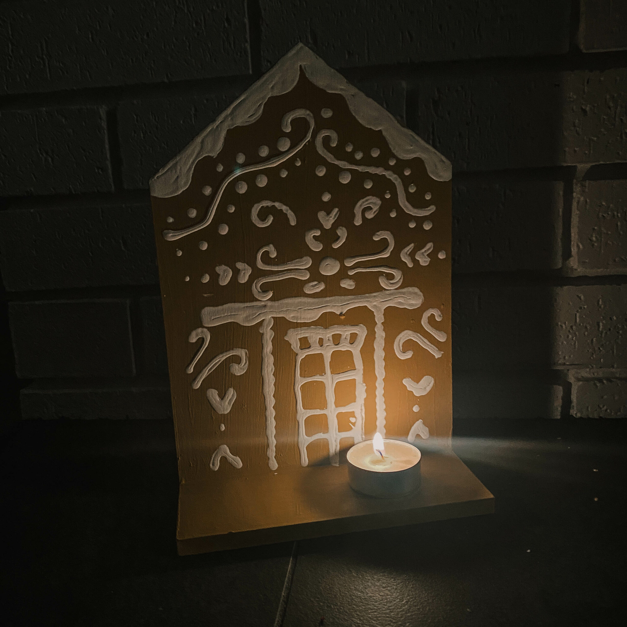 DIY Gingerbread House Shelf