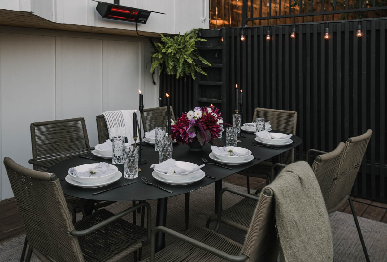 Outdoor dining table setting