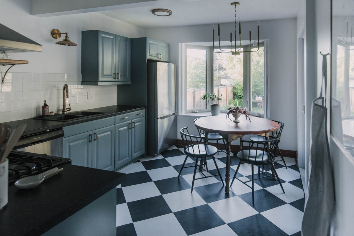 Checkered and blue kitchen makeover