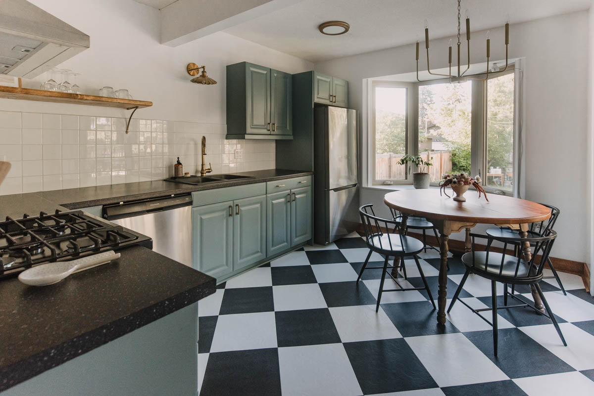 Checkered and blue kitchen makeover