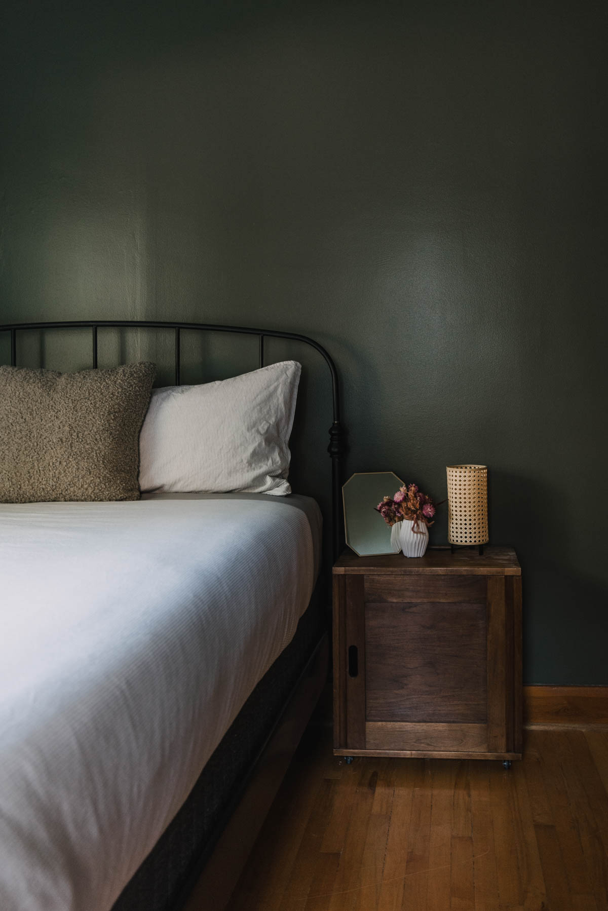 Dark and cozy green bedroom makeover