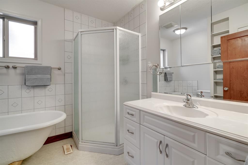 Dated bathroom before makeover photos