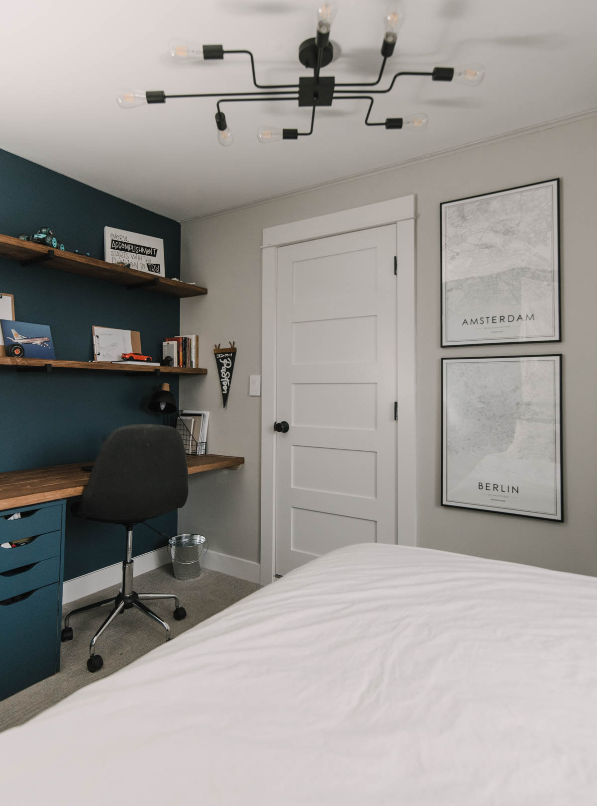 DIY Tween Bedroom makeover with modern built in desk and shelving