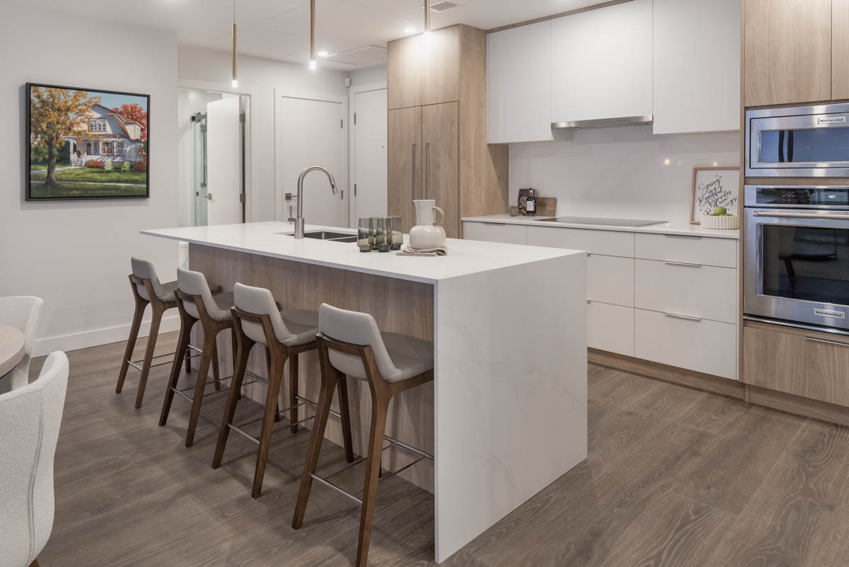 Simple spring decor in a modern white and light wood kitchen