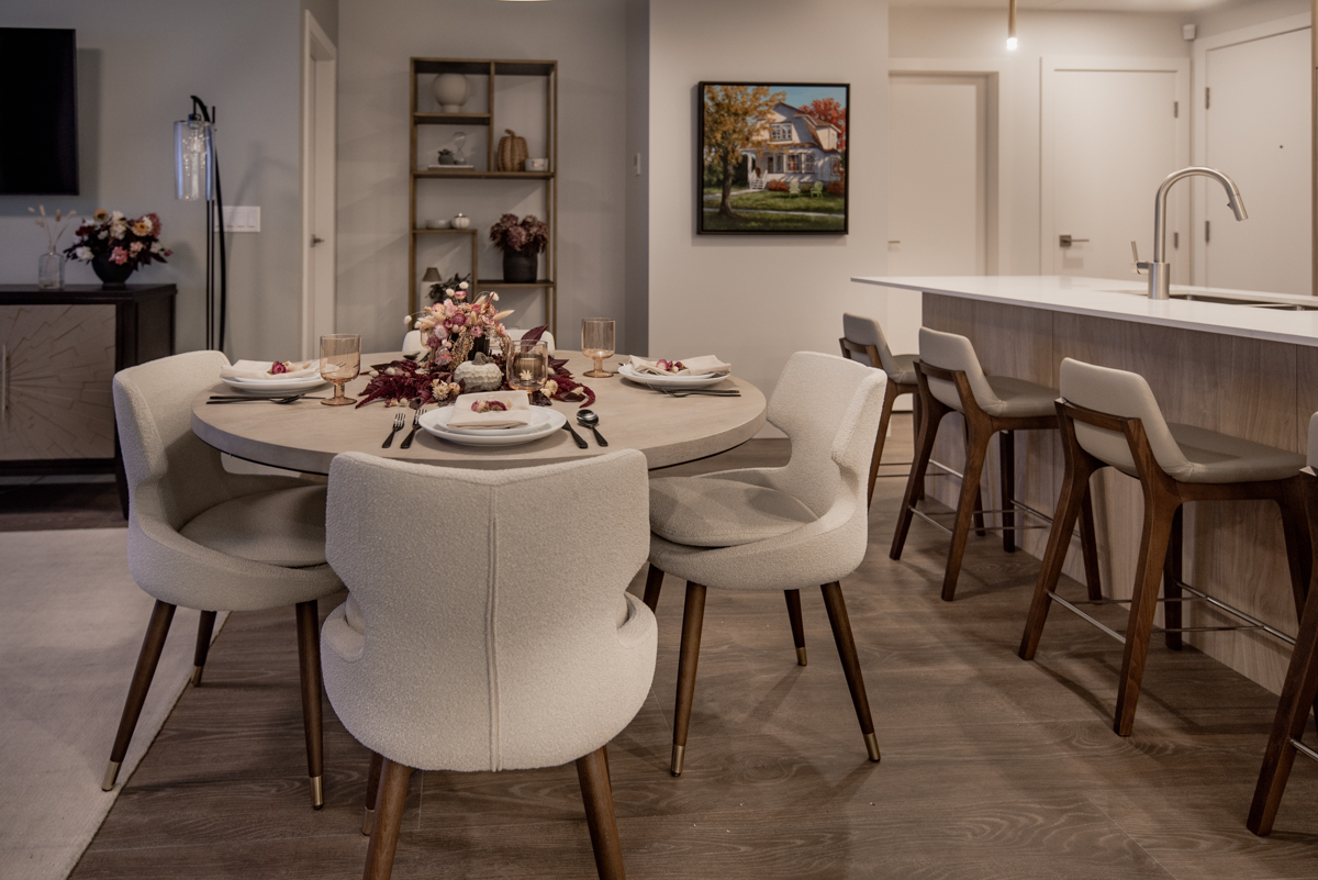 Fall Table Setting with dried straw flowers