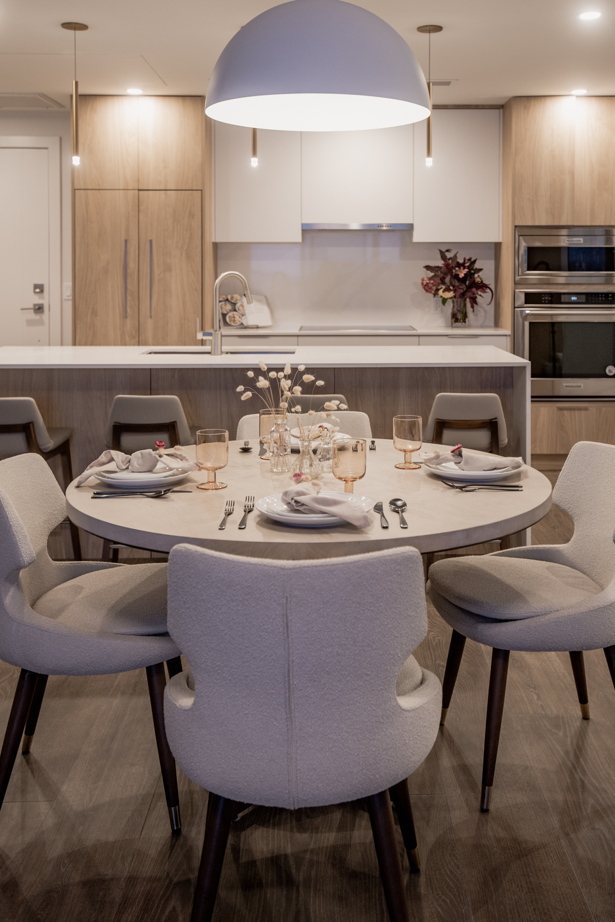 Minimalist fall tablescape in modern apartment